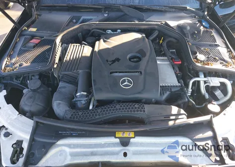 2015 Mercedes-Benz C 300 Sport 4Matic z USA, uszkodzony, nr VIN 55SWF4KB5FU039013